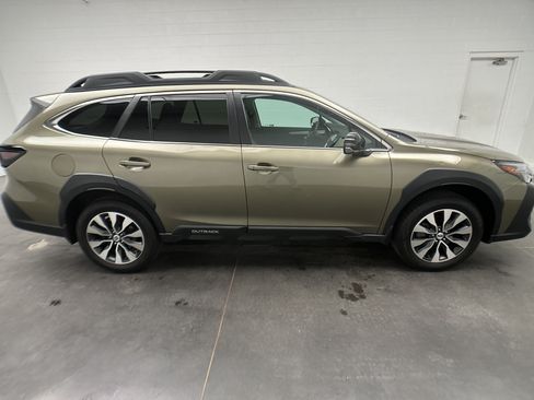 Used 2023 Subaru Outback Limited w/ Popular Package #2 AWD/4WD image 10