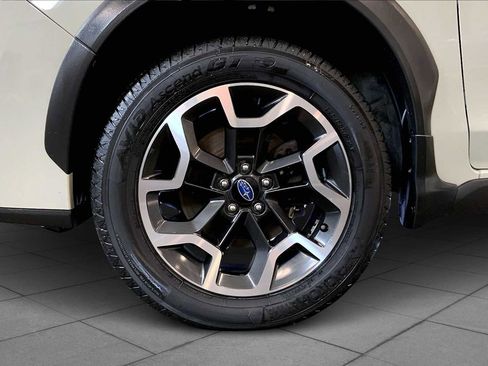 Used 2017 Subaru Crosstrek 2.0i Premium image 11