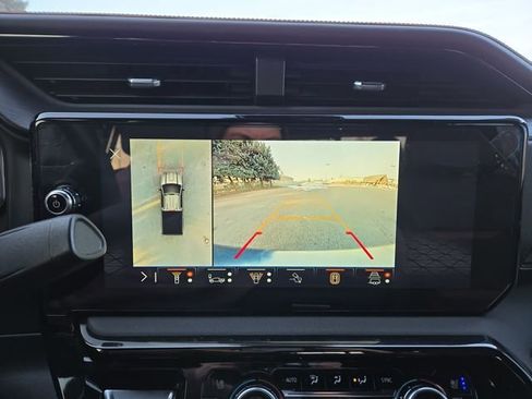 Used 2025 GMC Sierra 3500 AT4 w/ AT4 Premium Plus Package image 28