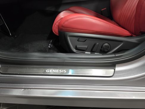 Used 2025 Genesis G70 3.3T Advanced RWD image 9