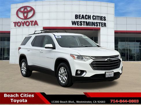 Used 2019 Chevrolet Traverse LT image 2