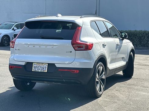 Certified 2025 Volvo XC40 B5 Plus image 4
