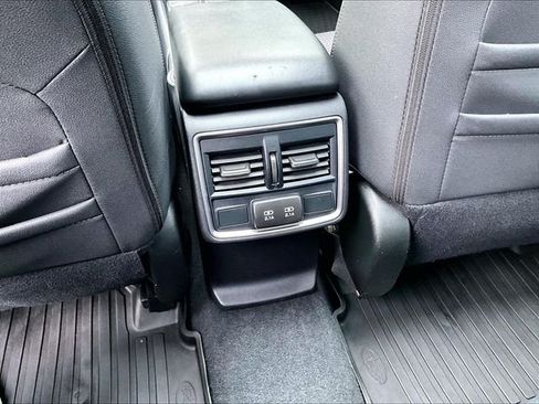 Used 2023 Subaru Forester Premium AWD/4WD image 29