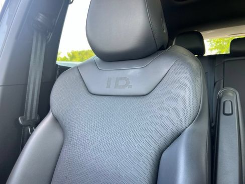 Used 2021 Volkswagen ID.4 Pro S RWD image 23