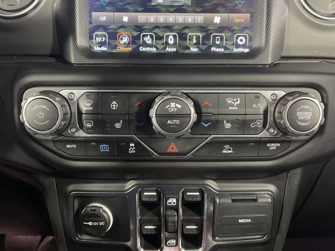 Used 2023 Jeep Wrangler Rubicon w/ Cold Weather Group image 24