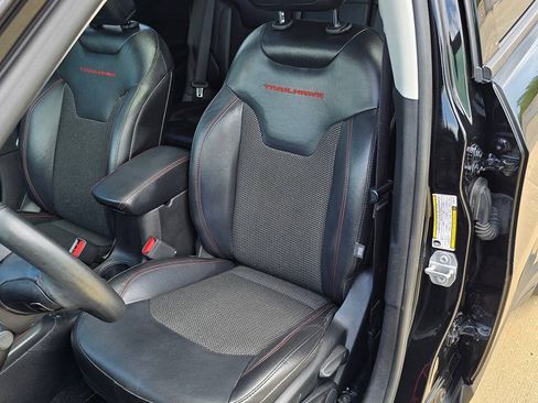 Used 2019 Jeep Compass Trailhawk w/ Cold Weather Group AWD/4WD image 15