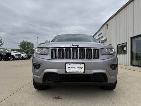 Used 2015 Jeep Grand Cherokee Altitude AWD/4WD image 25