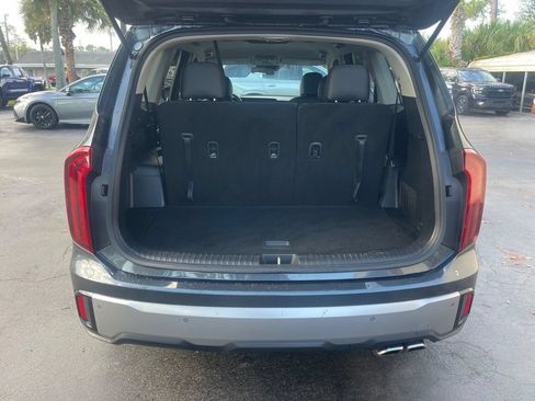 Used 2023 Kia Telluride S FWD image 5