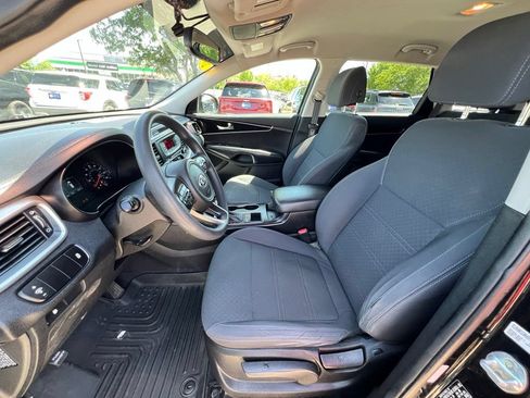 Used 2017 Kia Sorento L FWD image 18