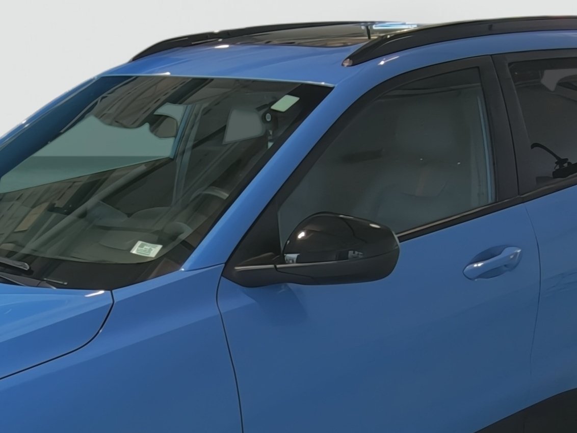 Used 2024 Chevrolet Trax RS w/ Sunroof Package FWD image 8