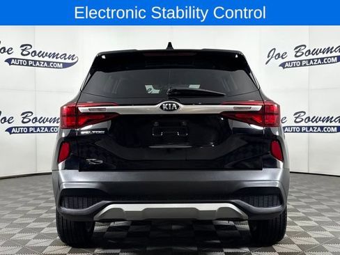 Used 2021 Kia Seltos LX image 7