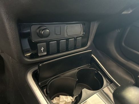 Used 2019 Mitsubishi Outlander ES image 39