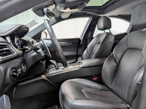 Used 2021 Maserati Ghibli RWD image 13