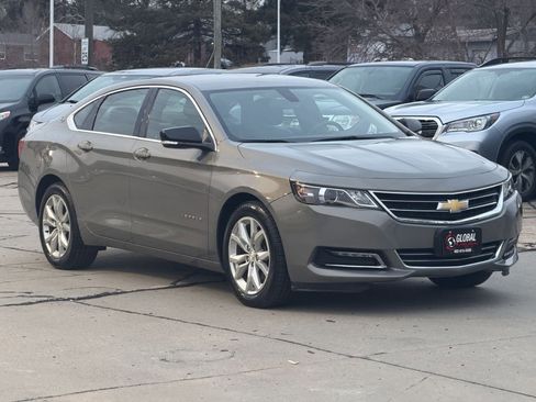 Used 2019 Chevrolet Impala LT w/ LT Convenience Package image 2