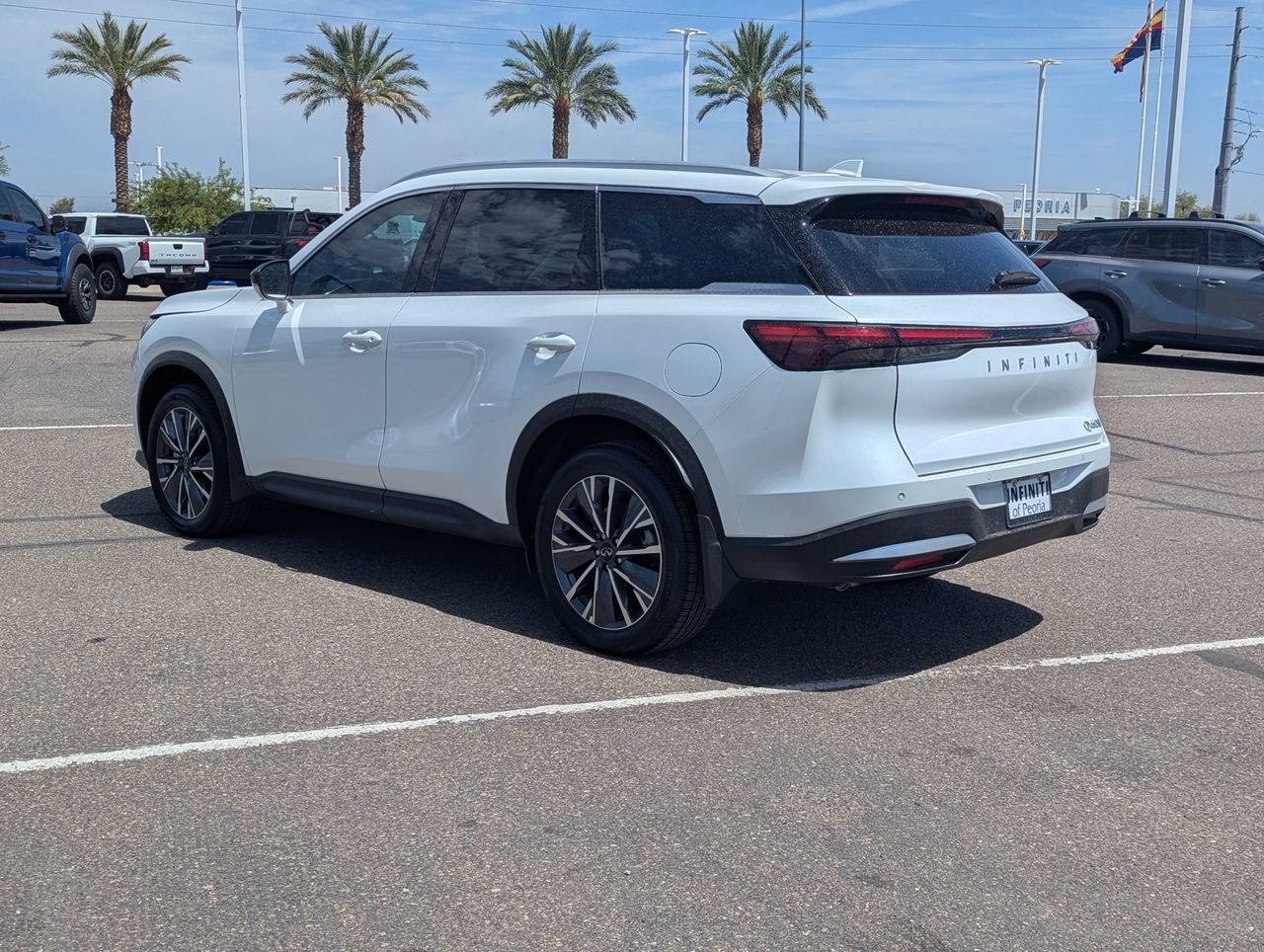 New 2027 INFINITI QX60 Luxe w/ Cargo Package AWD/4WD image 3