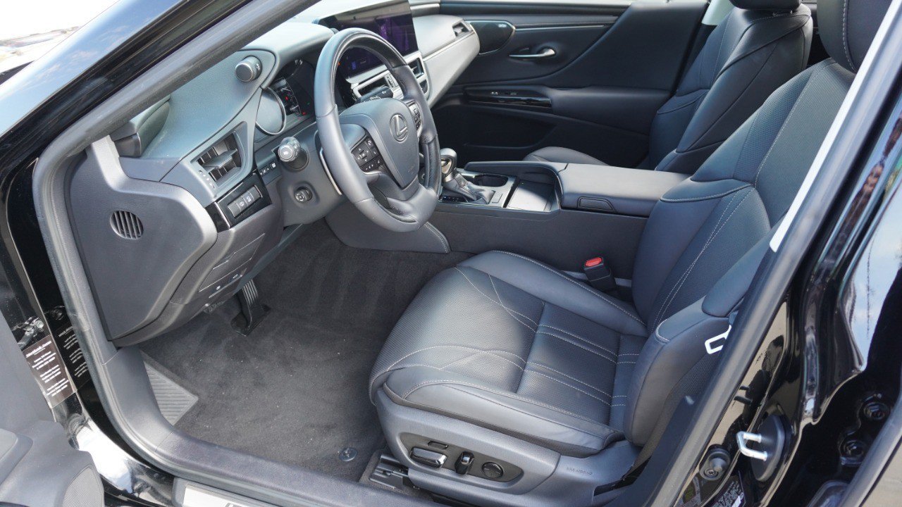 Certified 2024 Lexus ES 350 Ultra Luxury w/ Accessory Package (Z2) FWD image 13