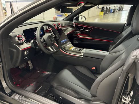 Used 2025 Mercedes-Benz CLE 450 4MATIC Cabriolet image 7