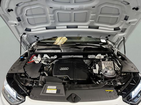 Used 2025 Audi Q5 2.0T Premium w/ Convenience Plus Package AWD/4WD image 39