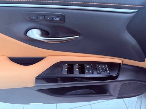 Certified 2025 Lexus ES 350 w/ Premium Package FWD image 18