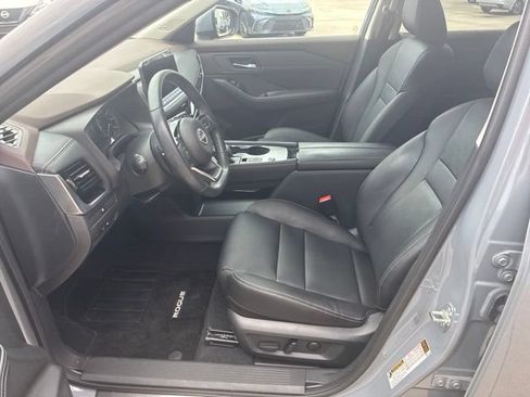 Used 2023 Nissan Rogue SL w/ SL Premium Package FWD image 18