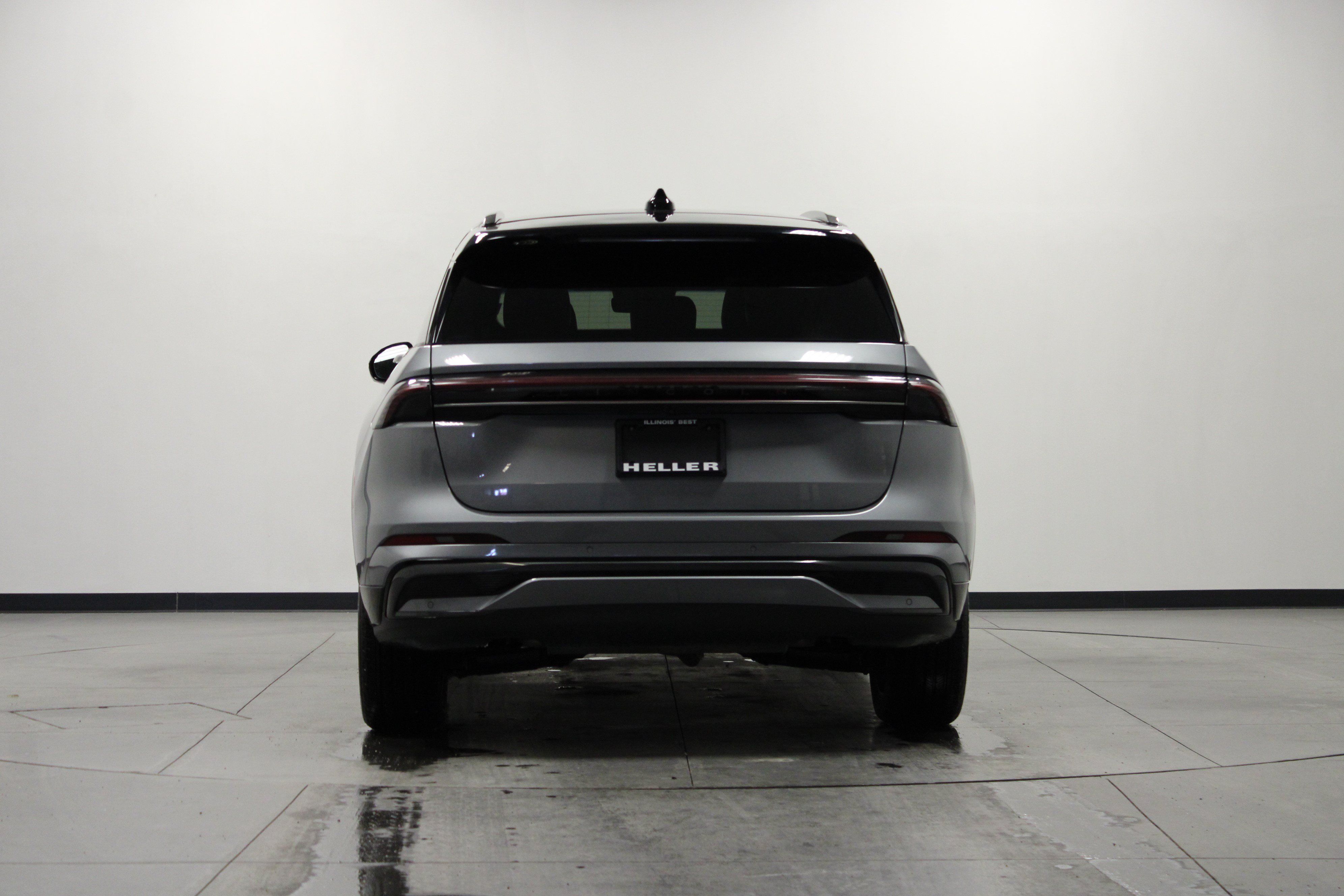 Used 2024 Lincoln Nautilus Reserve w/ Jet Appearance Package (87T) AWD/4WD image 5