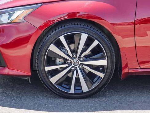 Used 2021 Nissan Altima 2.5 SR w/ SR Premium Package image 10