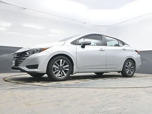 Used 2025 Nissan Versa SV w/ Trunk Package image 35