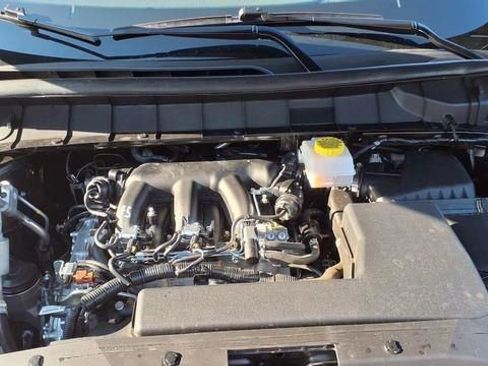 Used 2025 Nissan Pathfinder SL image 39