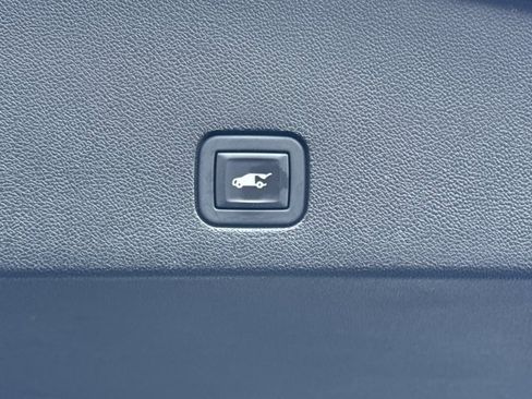 Used 2021 Cadillac XT6 Sport image 11