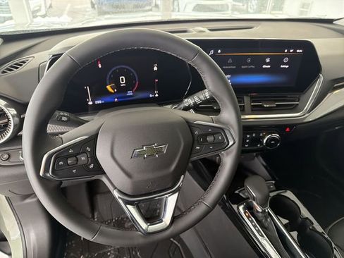 New 2026 Chevrolet Trax ACTIV w/ Sunroof Package FWD image 17