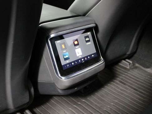 Used 2022 Tesla Model S Plaid image 25