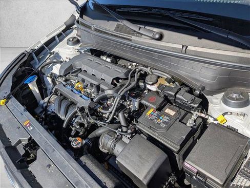 Used 2025 Hyundai Venue SEL image 24