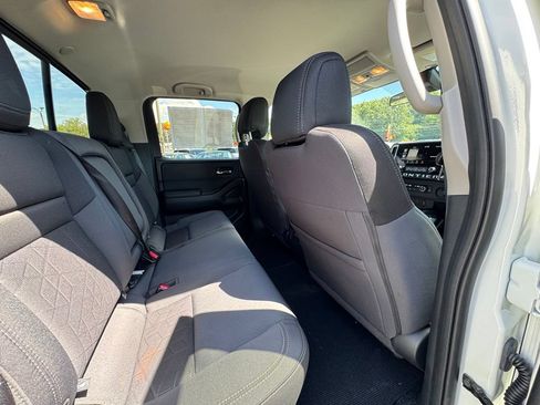 Used 2025 Nissan Frontier SV w/ SV Convenience Package AWD/4WD image 21