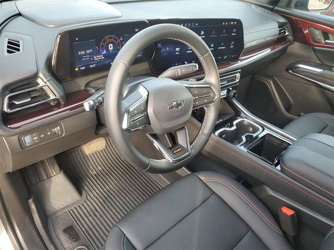 Used 2025 Chevrolet Traverse Z71 w/ Driver Confidence Package image 10