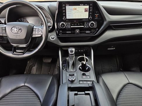 Used 2021 Toyota Highlander XSE image 8