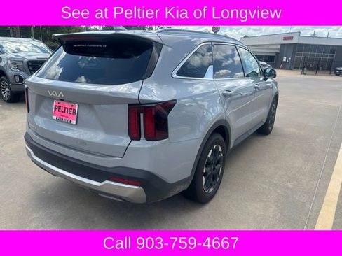 Used 2025 Kia Sorento S FWD image 8