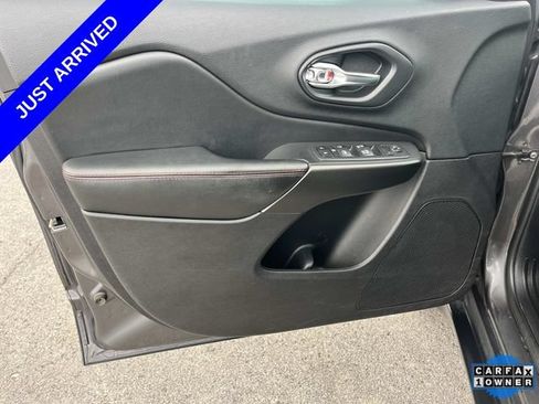 Used 2020 Jeep Cherokee Trailhawk w/ Cold Weather Group AWD/4WD image 24