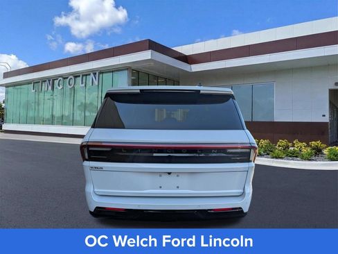 Certified 2025 Lincoln Navigator Black Label AWD/4WD image 6