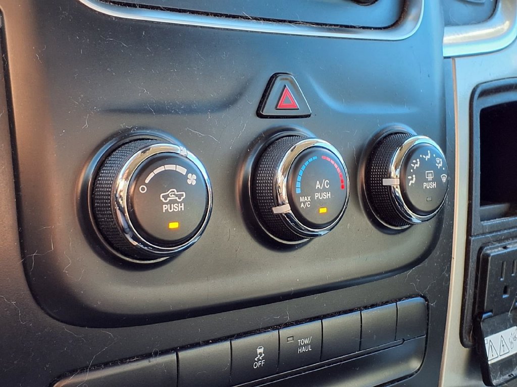 Used 2013 RAM 1500 Classic SLT w/ Big Horn Equipment Group AWD/4WD image 18