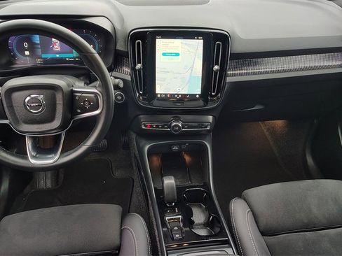 Certified 2025 Volvo XC40 B5 Plus image 11