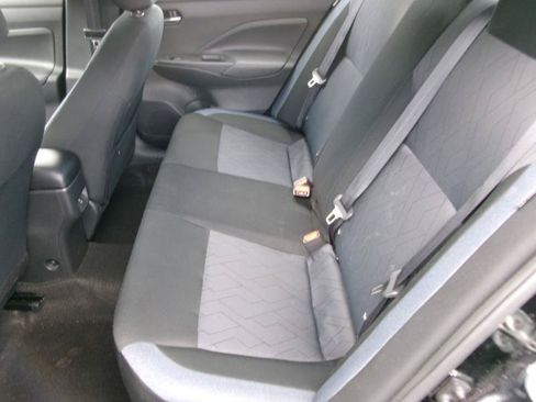 Used 2025 Nissan Versa SV FWD image 10