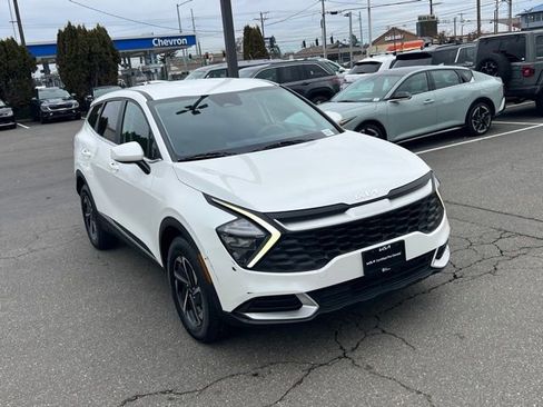 Certified 2023 Kia Sportage LX image 3