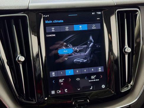 Used 2024 Volvo XC60 B5 Core w/ Protection Package Premier image 17