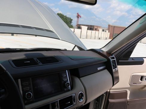 Used 2010 Land Rover Range Rover HSE LUX AWD/4WD image 26