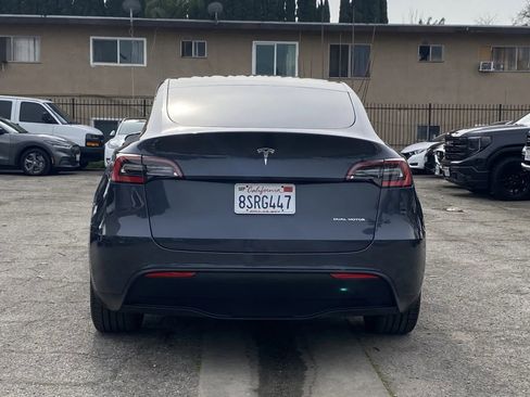 Used 2020 Tesla Model Y Long Range image 3
