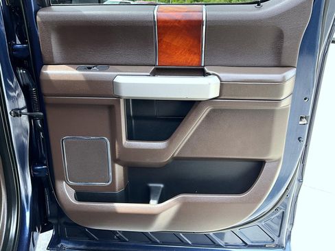Used 2018 Ford F150 King Ranch w/ Equipment Group 601A Luxury AWD/4WD image 17