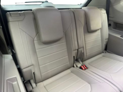 Used 2025 Volkswagen Atlas SEL AWD/4WD image 43