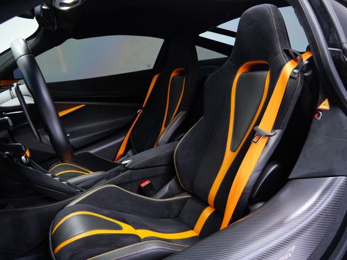Used 2022 McLaren 720S Performance RWD image 25
