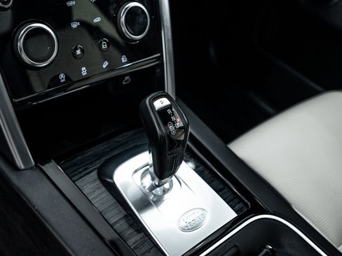 Used 2021 Land Rover Discovery Sport SE R-Dynamic image 11