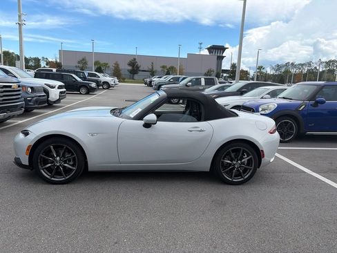 Used 2016 MAZDA MX-5 Miata Grand Touring RWD image 4